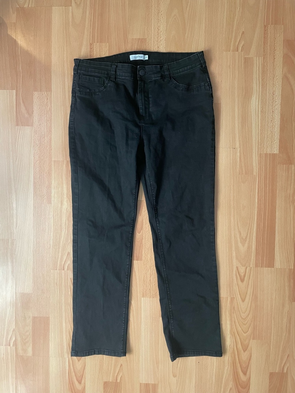Black Women's Straight Leg Jeans - My Style